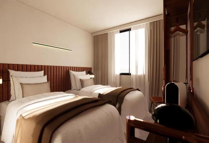 בית מלון כפרי Adonis Le Castellet