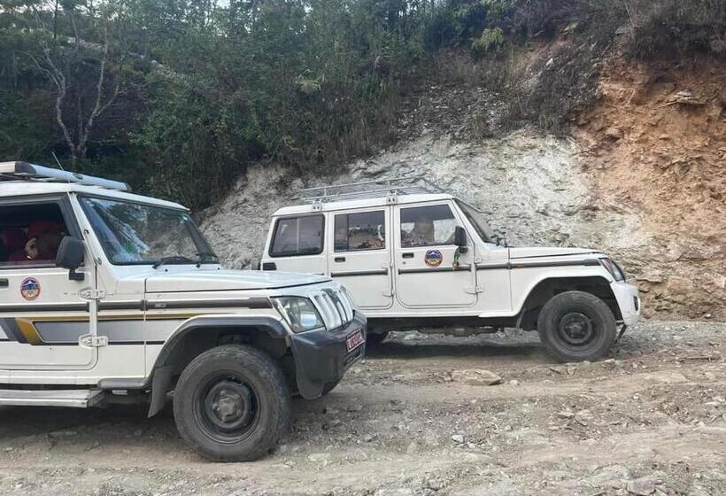 هتل Famous Resort