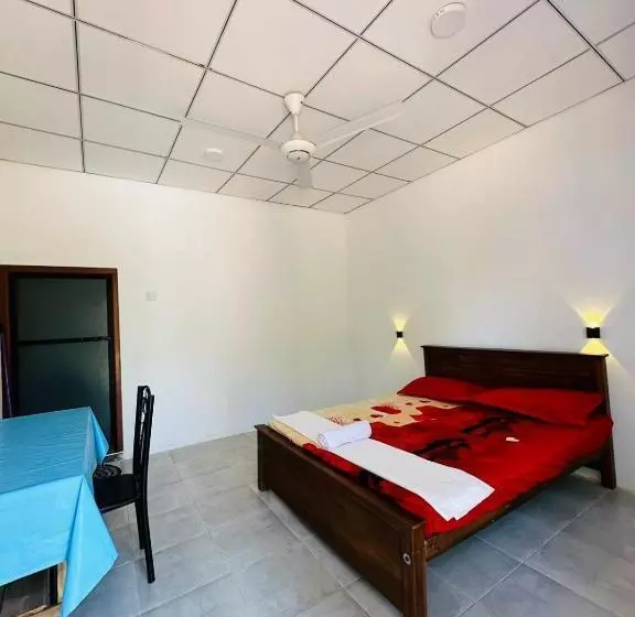 هتل Meryl Fernando Bungalow