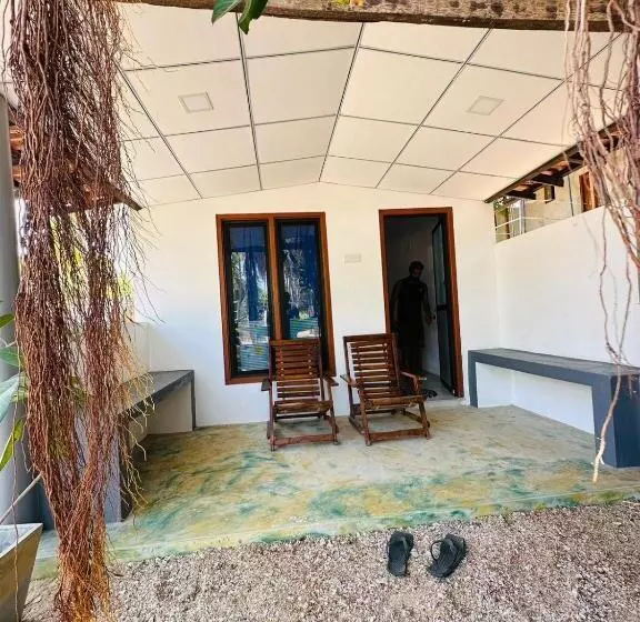 هتل Meryl Fernando Bungalow