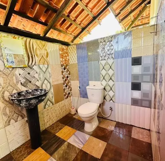 هتل Meryl Fernando Bungalow