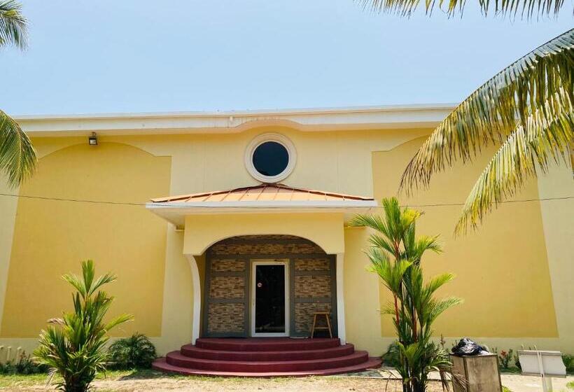 هتل Honduras Shores Plantations