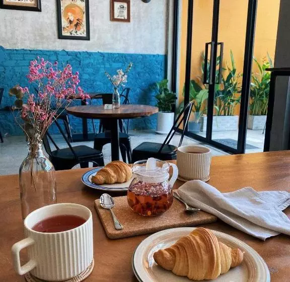 ホテル Sundays Café &