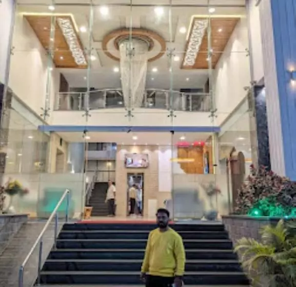 ホテル Vstar, Ahmednagar