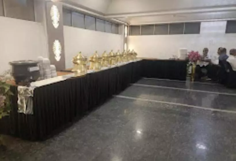 ホテル Vstar, Ahmednagar