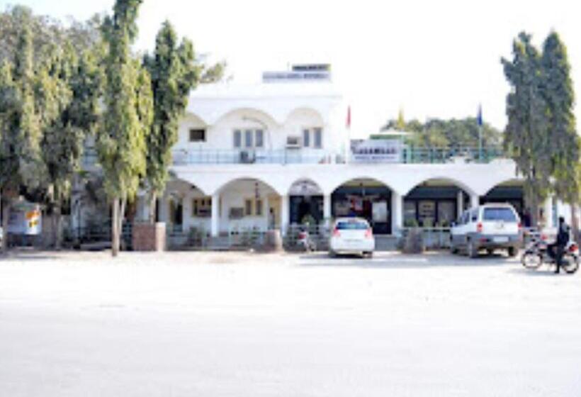 Kadambari Hotel And Restaurant Patehra