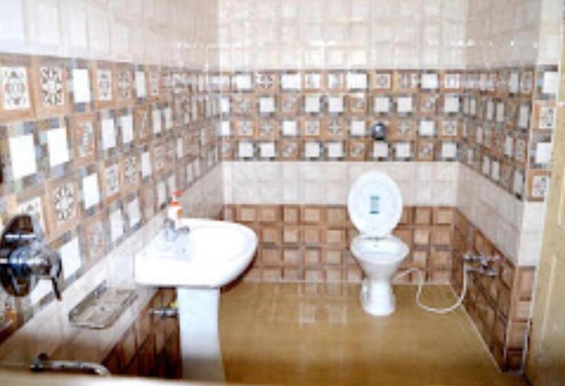 Kadambari Hotel And Restaurant Patehra