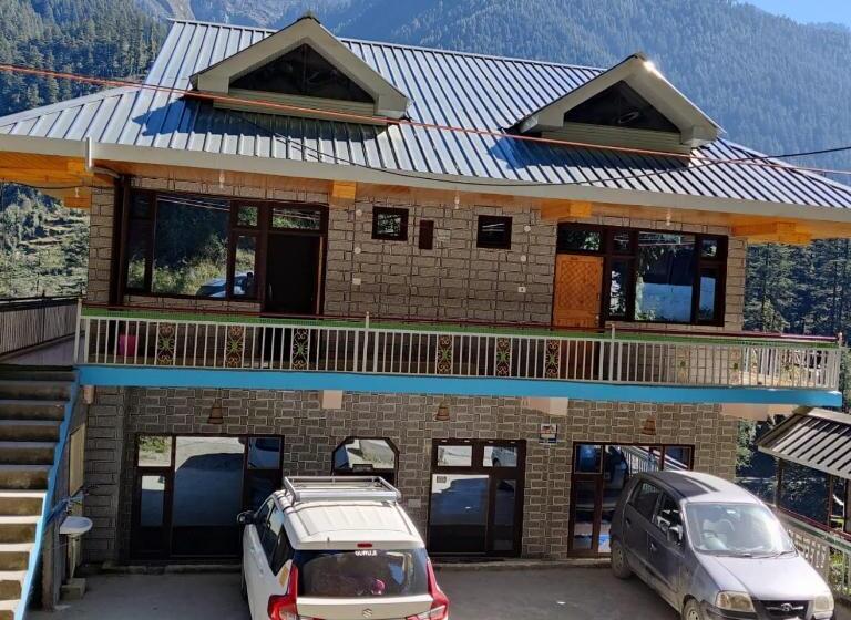 Pensão Above The River Behind The Forrest