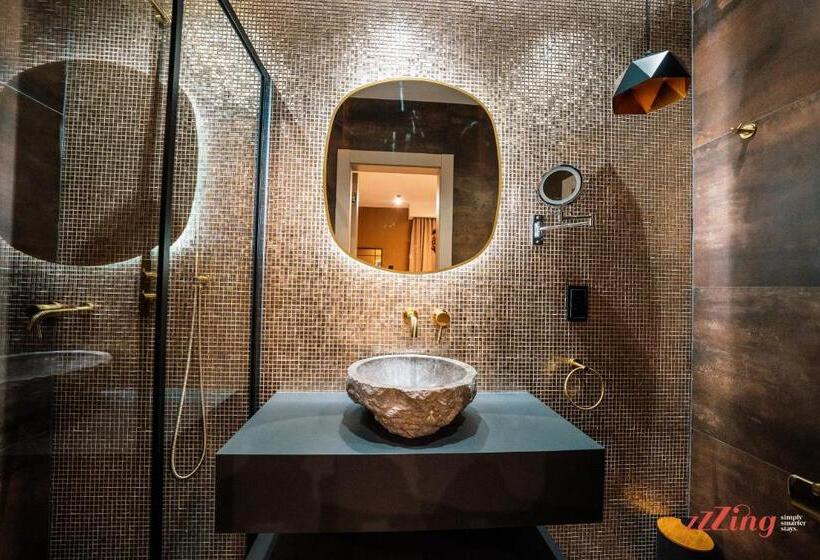 پانسیون Avalon Boutique