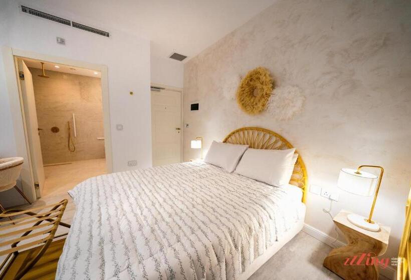 پانسیون Avalon Boutique