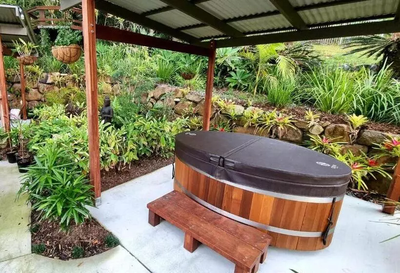 Majatalo Healing Garden Bed & Breakfast   Uluwatu