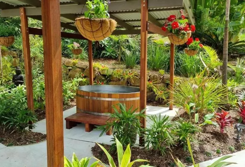 Majatalo Healing Garden Bed & Breakfast   Uluwatu