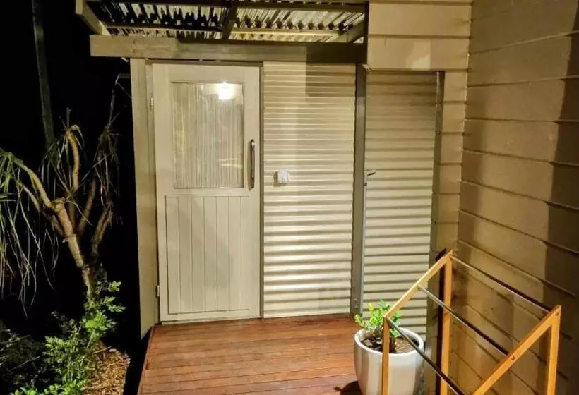 Majatalo Healing Garden Bed & Breakfast   Uluwatu