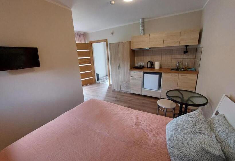 پانسیون Apartamenti Ar Verandu Diviem Cilvēkiem