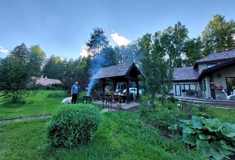 پانسیون Apartamenti Ar Verandu Diviem Cilvēkiem