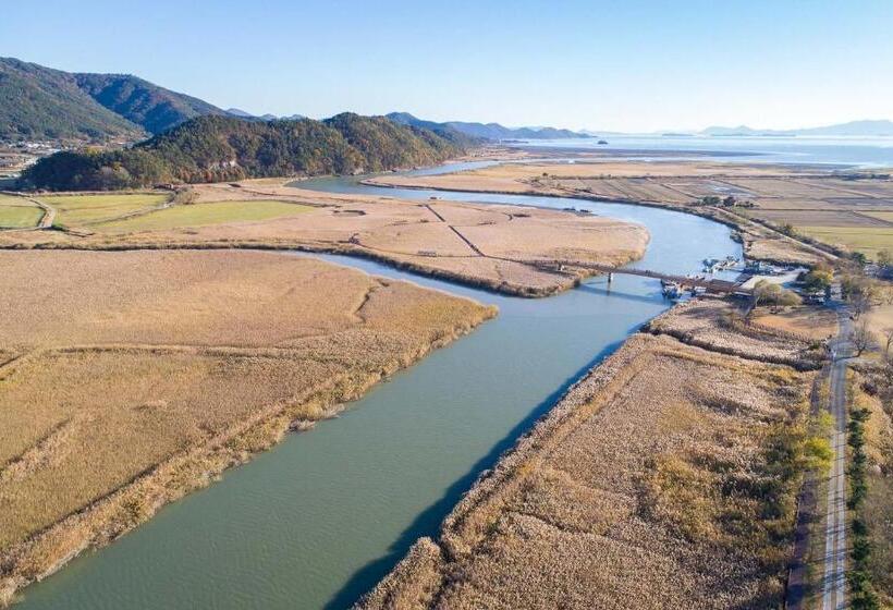 순천만 갈대숲 호스텔