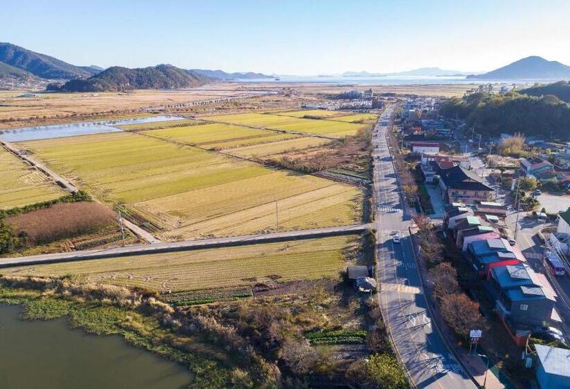 순천만 갈대숲 호스텔