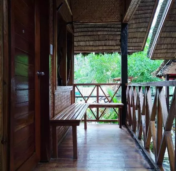 ユースホステル Castaway Native Huts