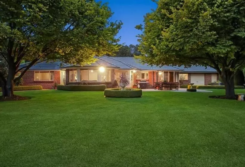 ホテル Avonlea, Bowral, Southern Highlands