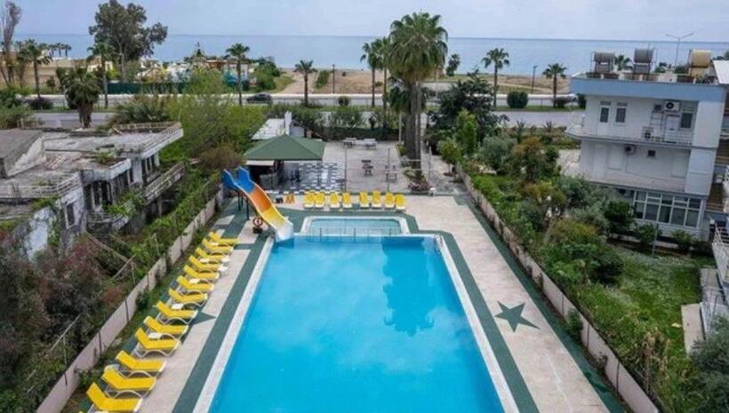 Hotel De Marede Family