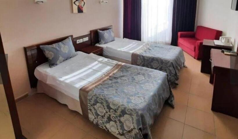 Hotel De Marede Family