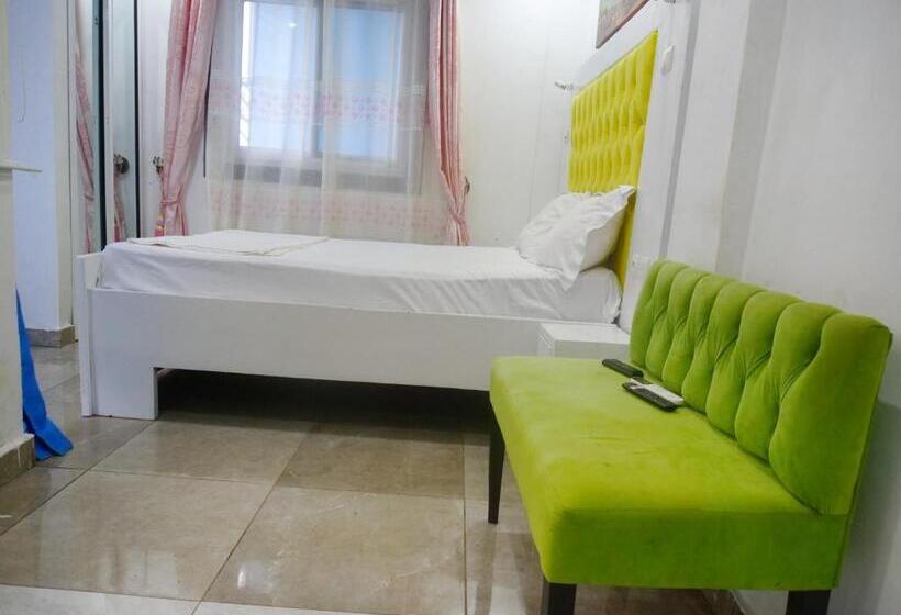 هتل Elvira S Home