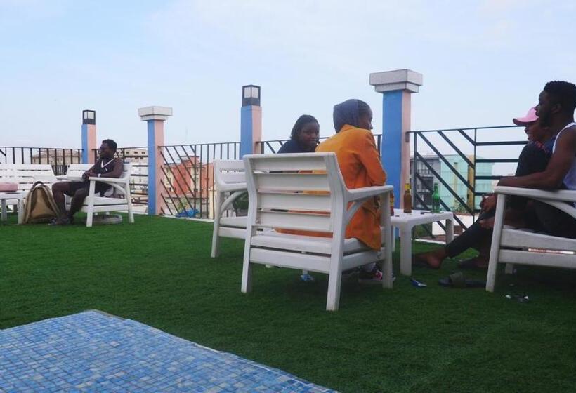 هتل Elvira S Home