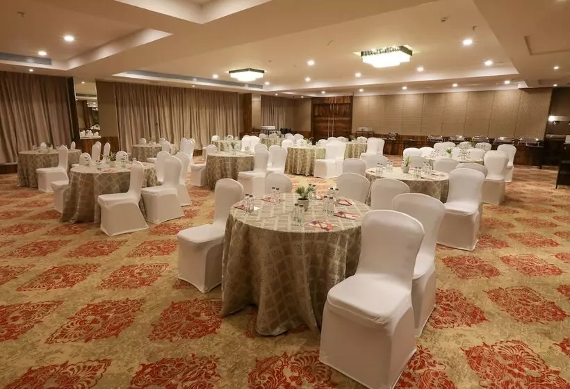 ホテル Ira By Orchid Sambhajinagar   Aurangabad