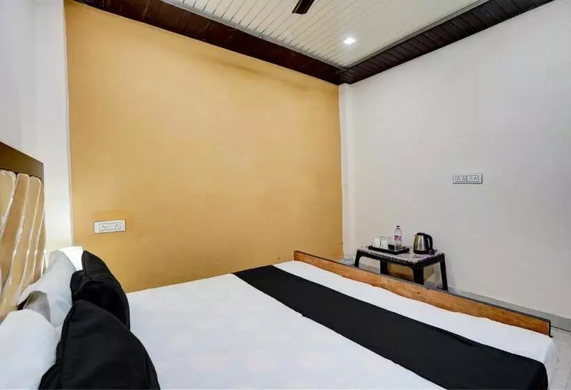 ホテル Oyo 8200 Ruby Banquet Hall And Rooms