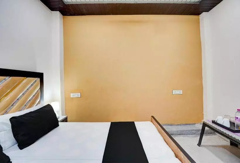 ホテル Oyo 8200 Ruby Banquet Hall And Rooms
