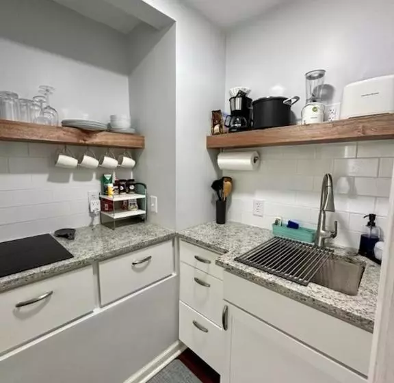 ペンション Studio With Kitchen