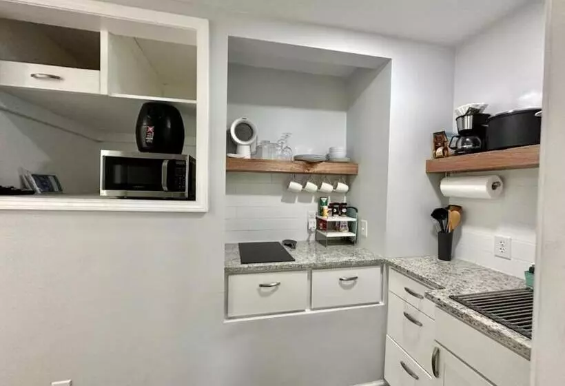 ペンション Studio With Kitchen