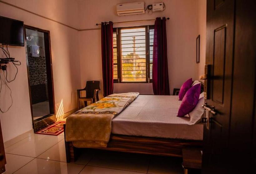 Пансион Aashiyana Home