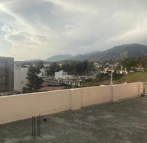 Пансион Aashiyana Home