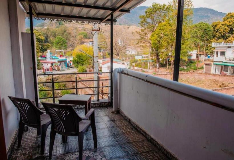 Пансион Aashiyana Home