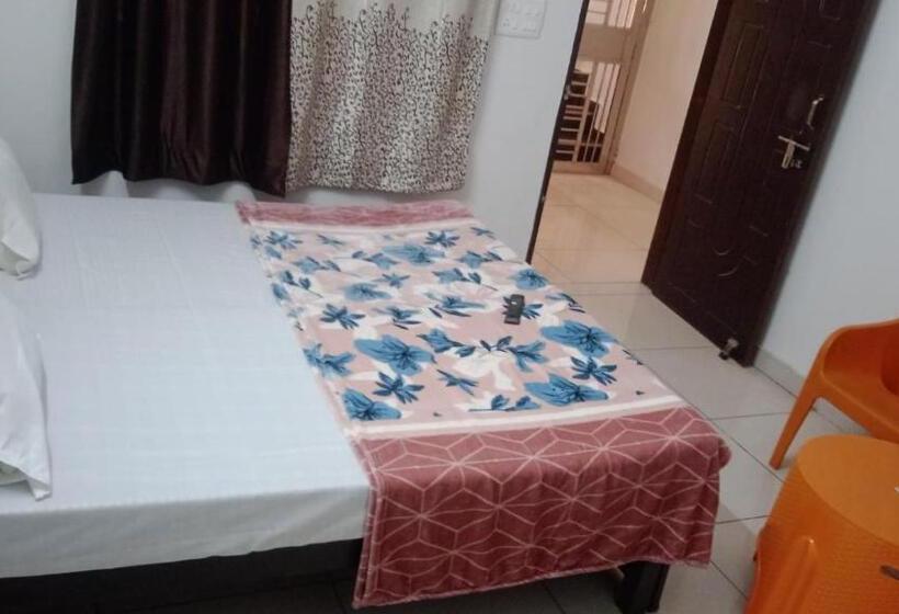 Пансион Aashiyana Home