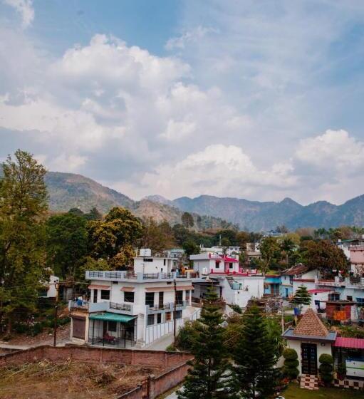 Пансион Aashiyana Home