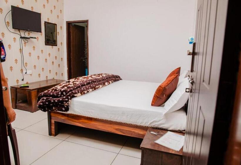 Пансион Aashiyana Home