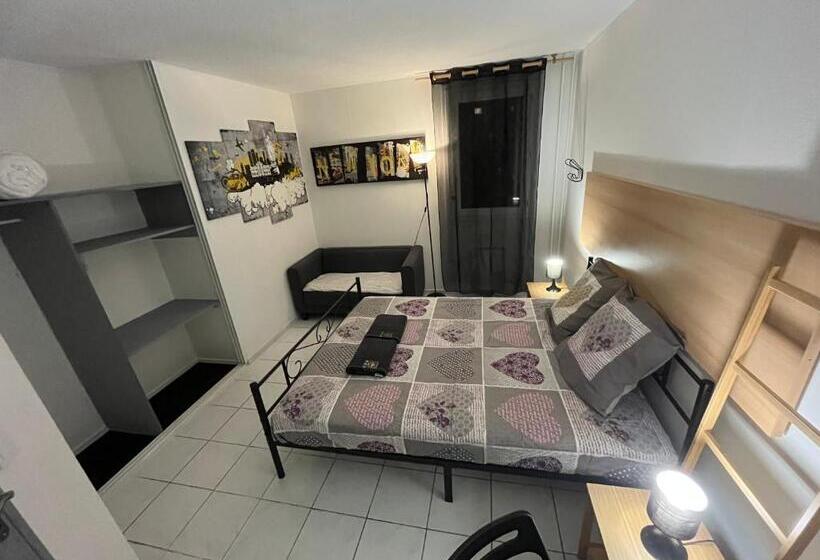 پانسیون Casanova Home