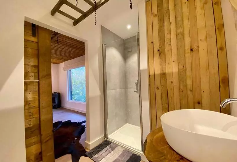 Majatalo Kabana   Eco Forest Suite