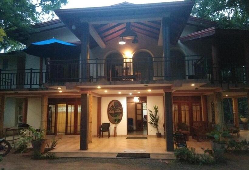 ペンション La Guest Rohana