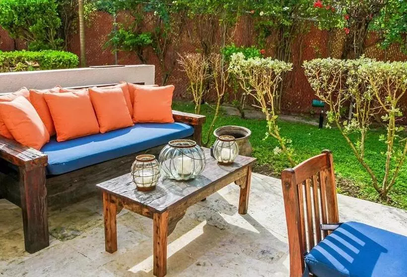 پانسیون Paraiso Townhouse