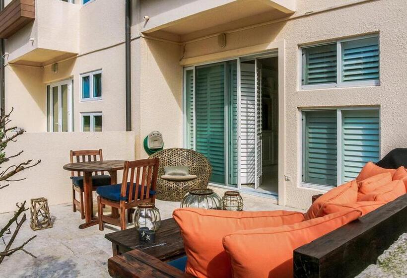 پانسیون Paraiso Townhouse