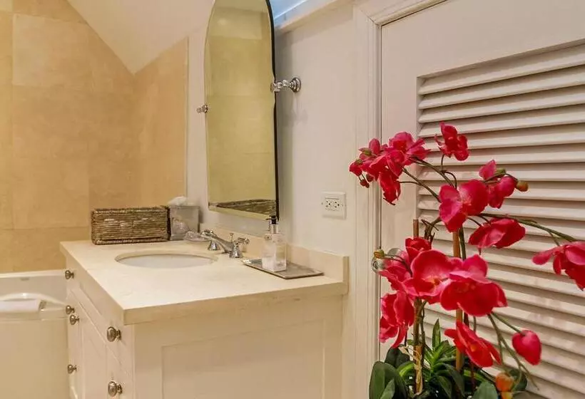 پانسیون Paraiso Townhouse