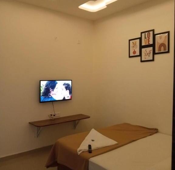 펜션 Shourya Residancy, Ravet