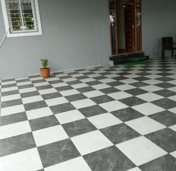 펜션 Shourya Residancy, Ravet