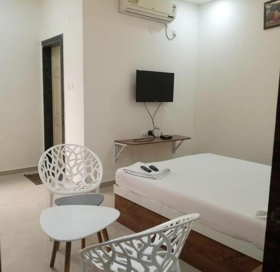 펜션 Shourya Residancy, Ravet