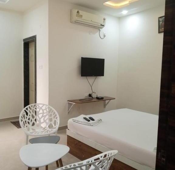 펜션 Shourya Residancy, Ravet