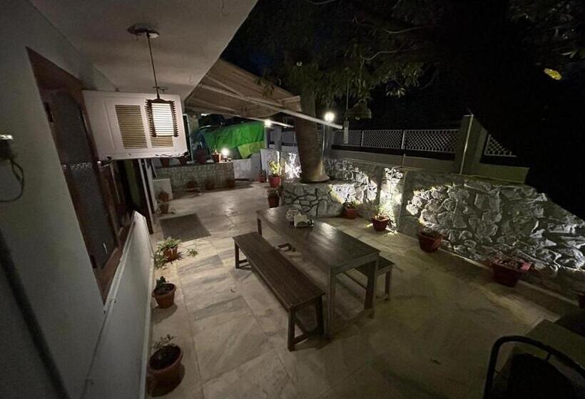 פנסיון The Peach Tree Rooms