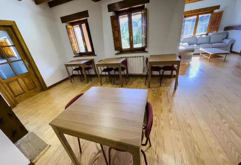 هاستل Posada Cabañes